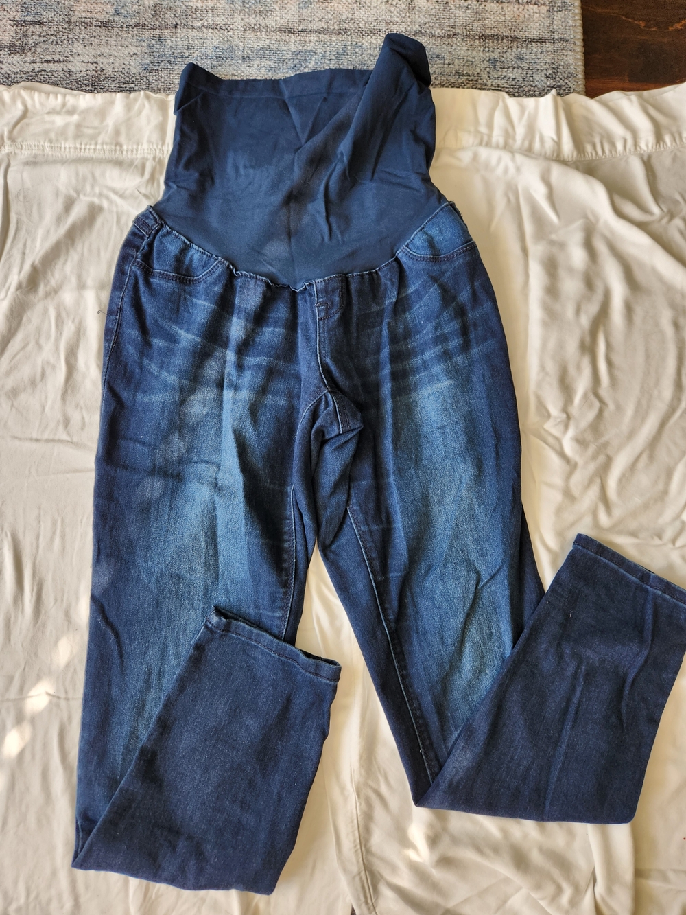 Dark Wash Maternity Skinny Jegging